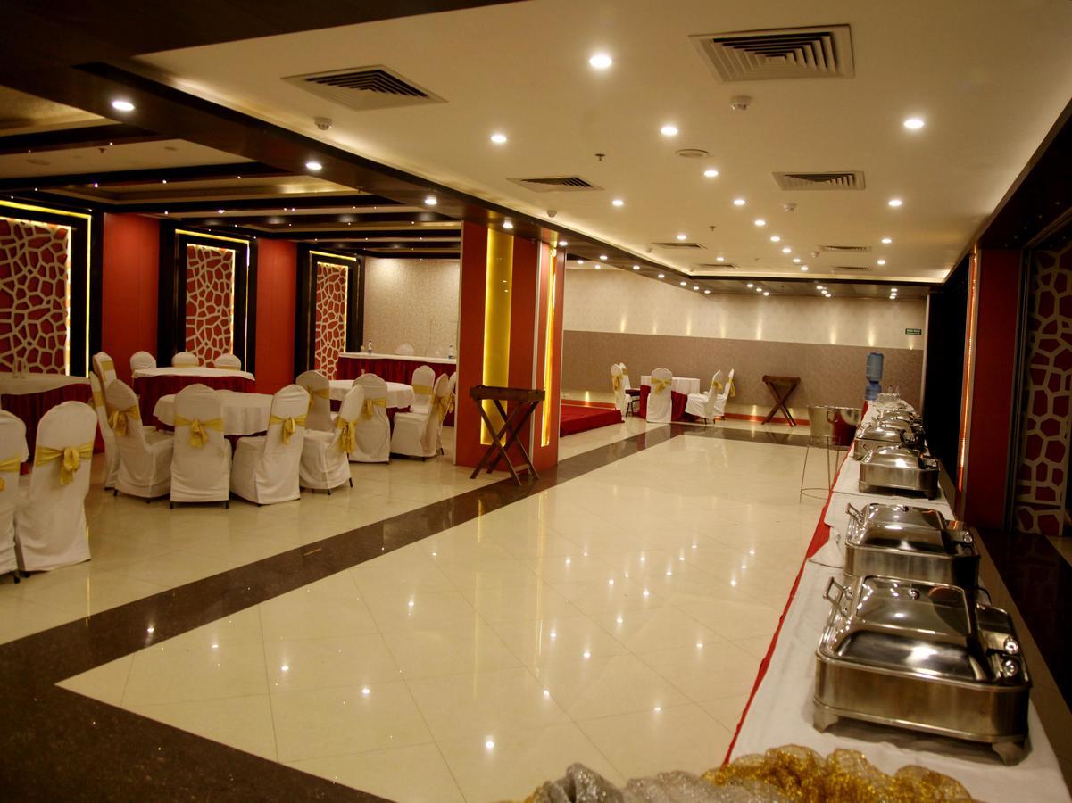 Oyo 905 Galaxy View Hotel Allāhābād Junction エクステリア 写真