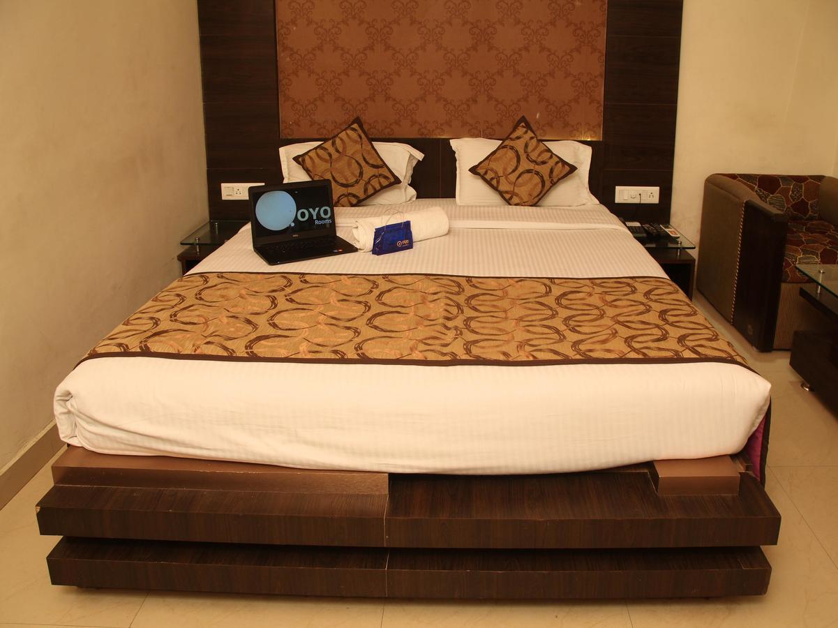 Oyo 905 Galaxy View Hotel Allāhābād Junction エクステリア 写真