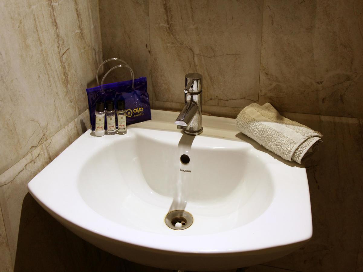 Oyo 905 Galaxy View Hotel Allāhābād Junction エクステリア 写真
