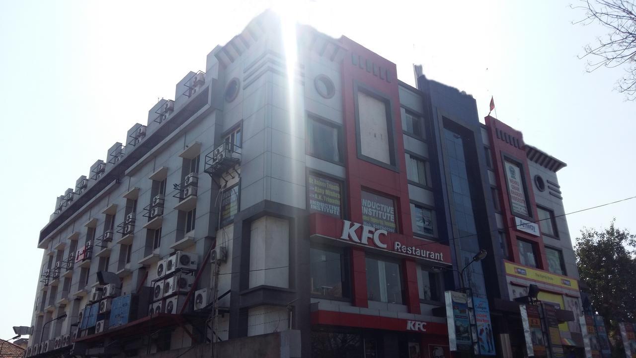 Oyo 905 Galaxy View Hotel Allāhābād Junction エクステリア 写真